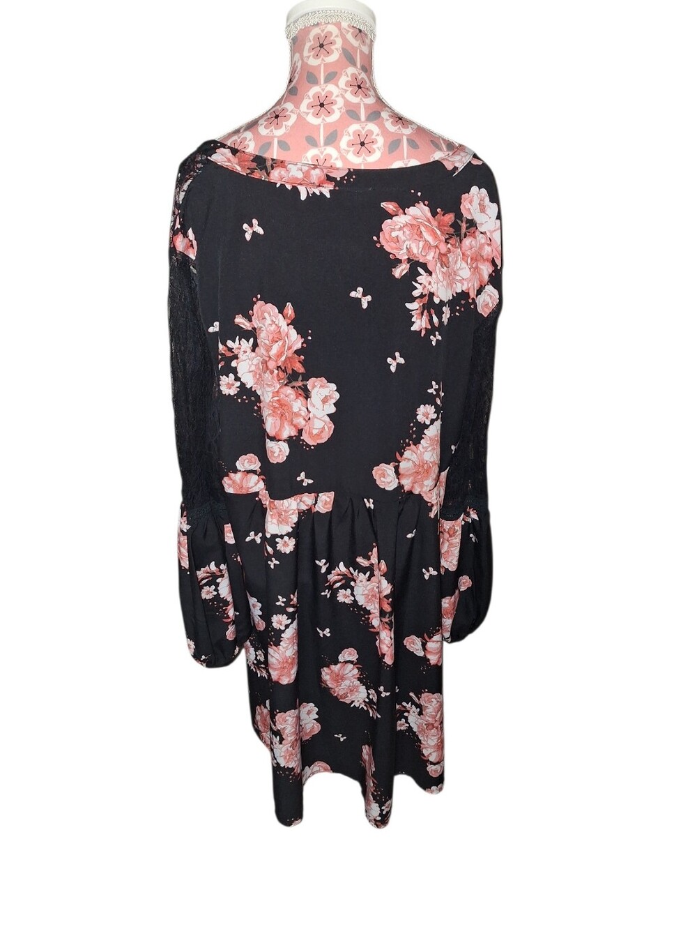 Suzanne Betro Dress - Picture 2 of 4